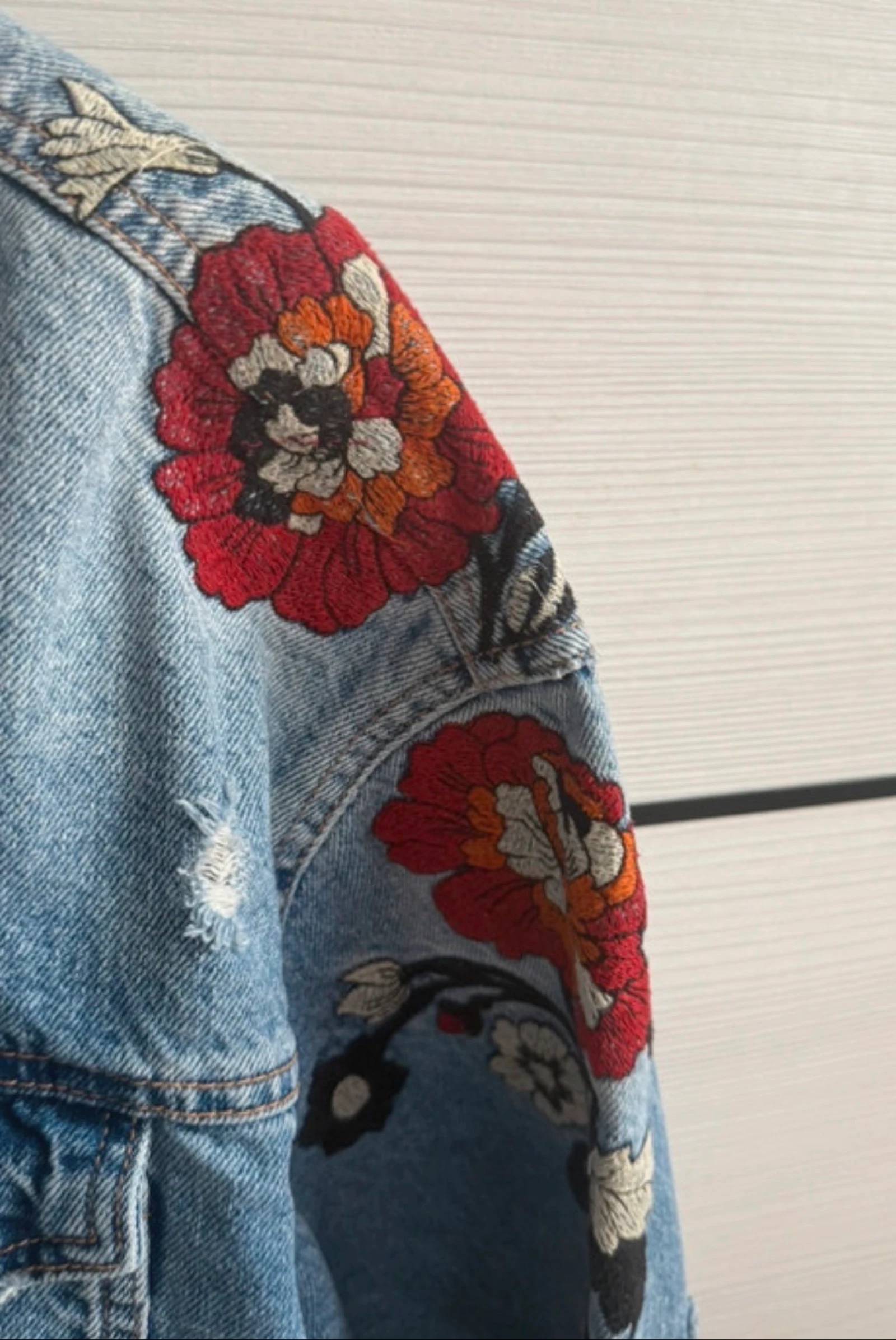 Embroidered floral Trafaluc Zara S denim jacket – photo 2